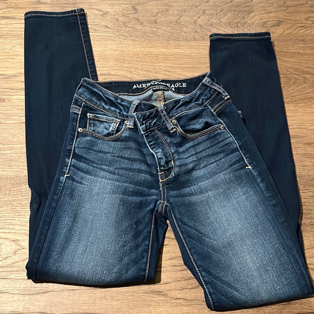 American eagle skinny jeans. Like new.